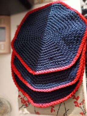 1pc Hand-Crocheted Navy Blue Hexagon Placemats with Red Trim